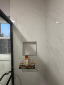 Evergreen Stylish Newly Updated Apartment