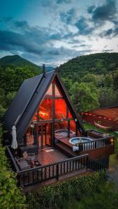 Valdo Cabin