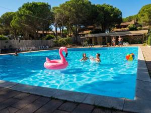 Calaverde - in villaggio con piscina - Villetta con giardino a 200m dal mare