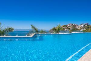 Zantamar right on the beach 505B