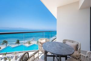 Zantamar right on the beach 505B