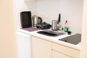 Cozy Apartment near metro Dafni