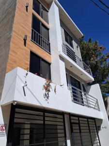 A 7min del Parque Central y 2min del IGSS, rodeado de naturaleza Tipo LOFT5