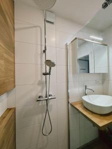 Brand-new apartment, ideal for Colours & B4L!