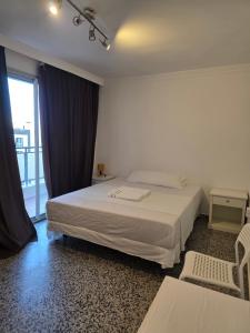 HABITACIÓN PRIVADA CENTRO MALAGA LA MEJOR ZONA CERCA A LA PLAYA ENFRENTE A LA ESTACIÓN DE TREN Y EL CENTRO COMERCIAL VIALIA Y TAMBIEN JUSTO A LADO DEL CENTRO COMERCIAL LARIOS TAMBIÉN CERCA AL CASCO ANTIGUO DE LA MEJOR ZONA PARA DISFRUTAR DE MALAGA
