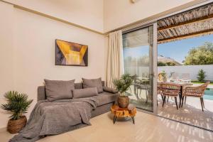 Villa Romas 1 by Villa Plus