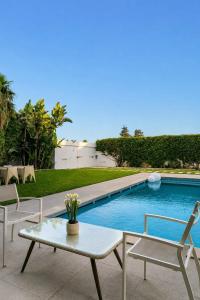 Luxurious Contemporary Villa with Private Pool in Tunis