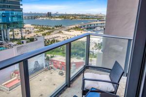 Casas Collection - Luxury High-Rise Condos - Downtown Miami - Pool & Gym - City & Ocean Views