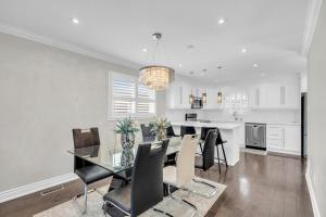 Modern 4BR Family Home with Pool in Whitby