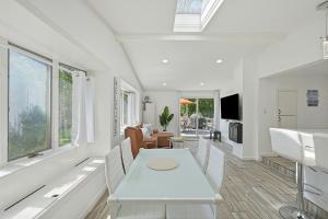 Modern Hampton Bays Cottage near BEACHES & TOWN cottage