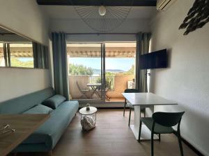 Appartement T1 avec climatisation, vue Ã©tang - FR-1-553-342