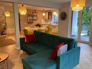 Comfortable Jacuzzi Apartment for 8 in Stezyca