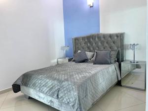 Luxury 2 bedrooms water view apartment