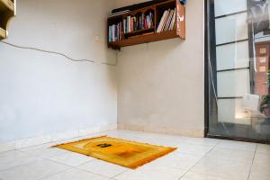 RedDoorz near Hartono Mall