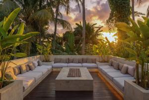 Villa Yuka - Luxury 5BR Ubud Villa, 15m Pool & Jungle Views