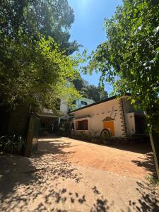 Anniwatta Residence