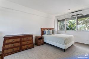 Spacious 2BD with balcony and pool, close to everything