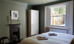 Cozy Victorian 1BDR Garden Flat in Greenwich
