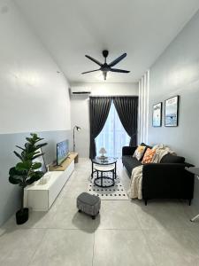 Aston Acacia 3 Bedroom Suite by Jovial