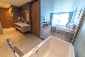 Long Thuan Hotel & Resort