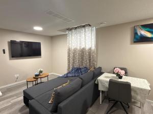 Stillwaters Haven II Private Suite II Workspace II 20mins from WEM, Airport