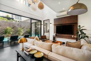 Le Paradis 3 - Luxury 4BR Pool Villa Umalas Canggu