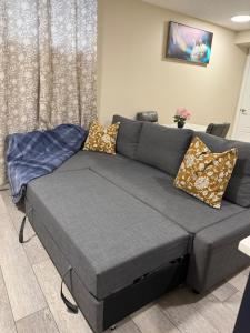 Stillwaters Haven II Private Suite II Workspace II 20mins from WEM, Airport