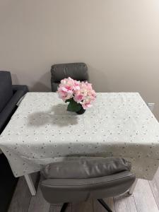 Stillwaters Haven II Private Suite II Workspace II 20mins from WEM, Airport