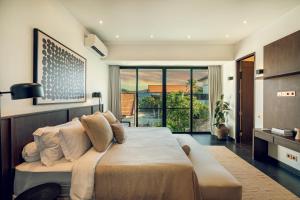 Le Paradis 3 - Luxury 4BR Pool Villa Umalas Canggu