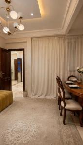 Bright Cozy Apartment Near Park