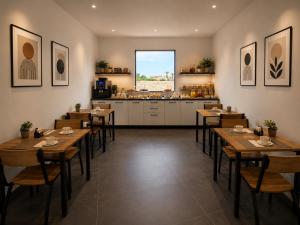 Marea Rooms
