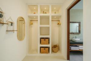 Villa Elaine Uluwatu By OriVista, 8 min padang padang beach