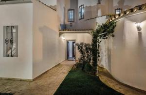 Villa with Jacuzzi Golf Views and Pool Table