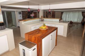 Palm Grove Villa 4BR