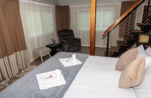 Palm Grove Villa 4BR