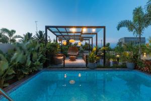 Casa Ibiza Pool Garden 1.2hr Koramangala
