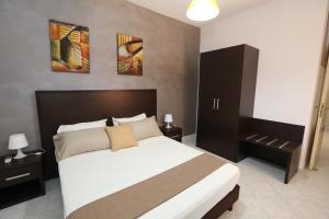 Helios Rooms