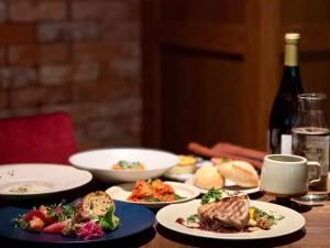 UNWIND HOTEL & BAR Okunikko