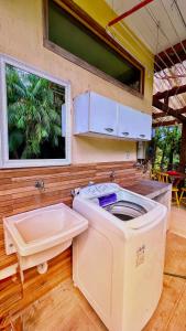 Casa completa 2 quartos- sítio c lago #privado- 15 Praia e cachoeira