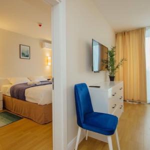 sea view apartment in city center