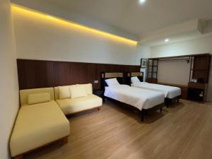 And Living Hotel