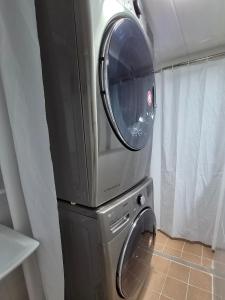 Gangnam Hongdae 3 Queen Beds Free Dryer