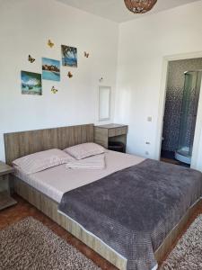 Casa Ultraviolet