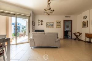Mariangelas House - Balcony & AirCon