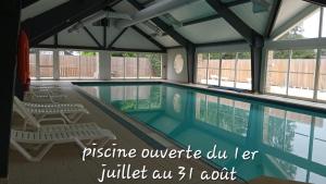 Studio Sulniac Golfe du morbihan avec piscine au sein du domaine