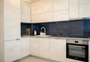 Spacious 2BR Apartment Near Sea Garden & Beach by Flat Manаger