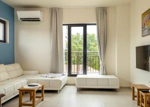 Spacious 2BR Apartment Near Sea Garden & Beach by Flat Manаger