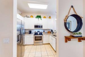 3rd floor condo wsauna pools tennis court near theme parks basketball court