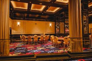 Alliance Palace Golden Sea View Aparthotel