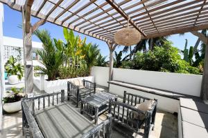 Villa Au Cazoo - 2BR Cozy Hideaway with Private Pool and Rooftop